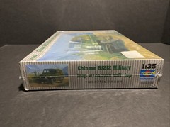 Trumpeter Chinese BJ212 Military Jeep w/Canvas Soft Top Model Kit 1:35 Scale