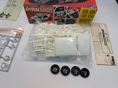 MPC 1:25 Scale Parson’s Skoal Bandit Monte Carlo Stock Car Sealed Inside Model