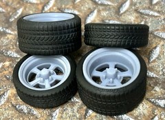 1/24 Scale: 21/20 Inch “Billet Dominator” Wheels With Wide Rear Street Tires