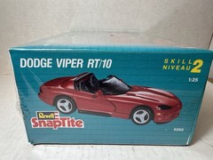 Revell Dodge Viper RT/10 1:25 Model Kit #6260 SnapTite 1992 NEW SEALED