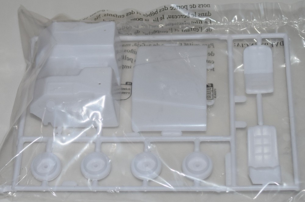 REVELL 1979 JEEP J-10 PICKUP 14568 ⭐PARTS⭐ HOOD+INTERIOR TUB+MORE 1:25