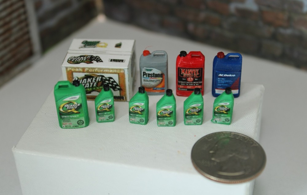 1/18 or 1/24; USelect Quaker State oil products Diorama, shop, Garage; 10 items