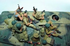 1/35 Scale Die-Cast Resin Model Kit Soviet Army Tank Crew in Afghanistan 7 Fi…