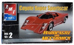 AMT Hardcastle&McCormick Coyote Super Sportscar Vintage 2002 1:25 Model Kit NEW