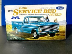 1967 FORD F100 1/25 SCALE TRUCK WITH SERVICE BED MOEBIUS MODEL KIT SEALED/NEW