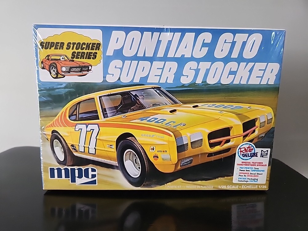 MPC 1970 Pontiac GTO Super Stocker 1/25 Model Kit NEW Sealed 111 Parts