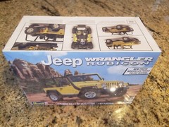 Revell Jeep Wrangler Rubicon Model kit 1:25 Scale 85-4501