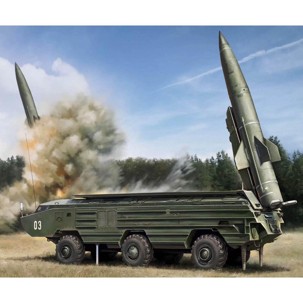 HobbyBoss 1/72 Russian 9K79 Tochka SS-21 Scarab IRBM Missile Vehicle Kits Toys