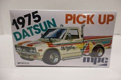 1975 Datsun Pick Up 1/25 Scale Model Kit MPC MPC872/12