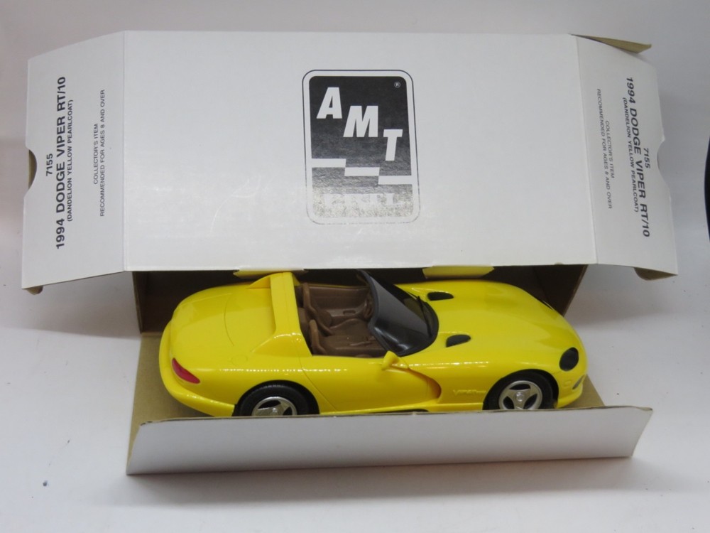 1994 DODGE VIPER RT/10 PROMO MODEL 1/25 SCALE NIB