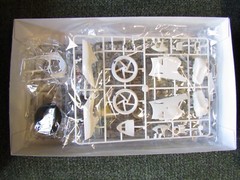 Beemax 1/12 Scale Suzuki RGV-r 500 (XR79) ’93 WGP500 Champion Model Kit #BX13001