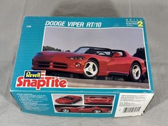 1/25 Scale Dodge Viper RT/10 Revell Model Kit Unbuilt RED dated 1992 #6260