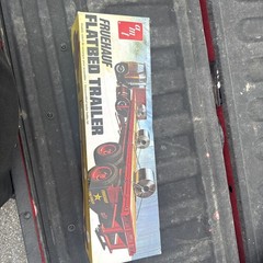 18-617 AMT 1:25 Scale FRUEHAUF FLATBED TRAILER Plastic Model Kit