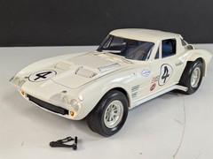 Accurate Miniatures 1964 Corvette Grand Sport Sebring Model Car Kit Built 1/24