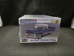 Revell ’66 Chevy Fleetside Pickup 1:25 Scale Plastic Model Kit 85-7225