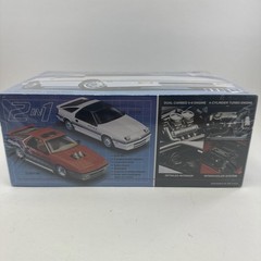 MPC 1988 Dodge Daytona Shelby Z 2 in 1 Model Kit 1/25 Scale Molded in White New