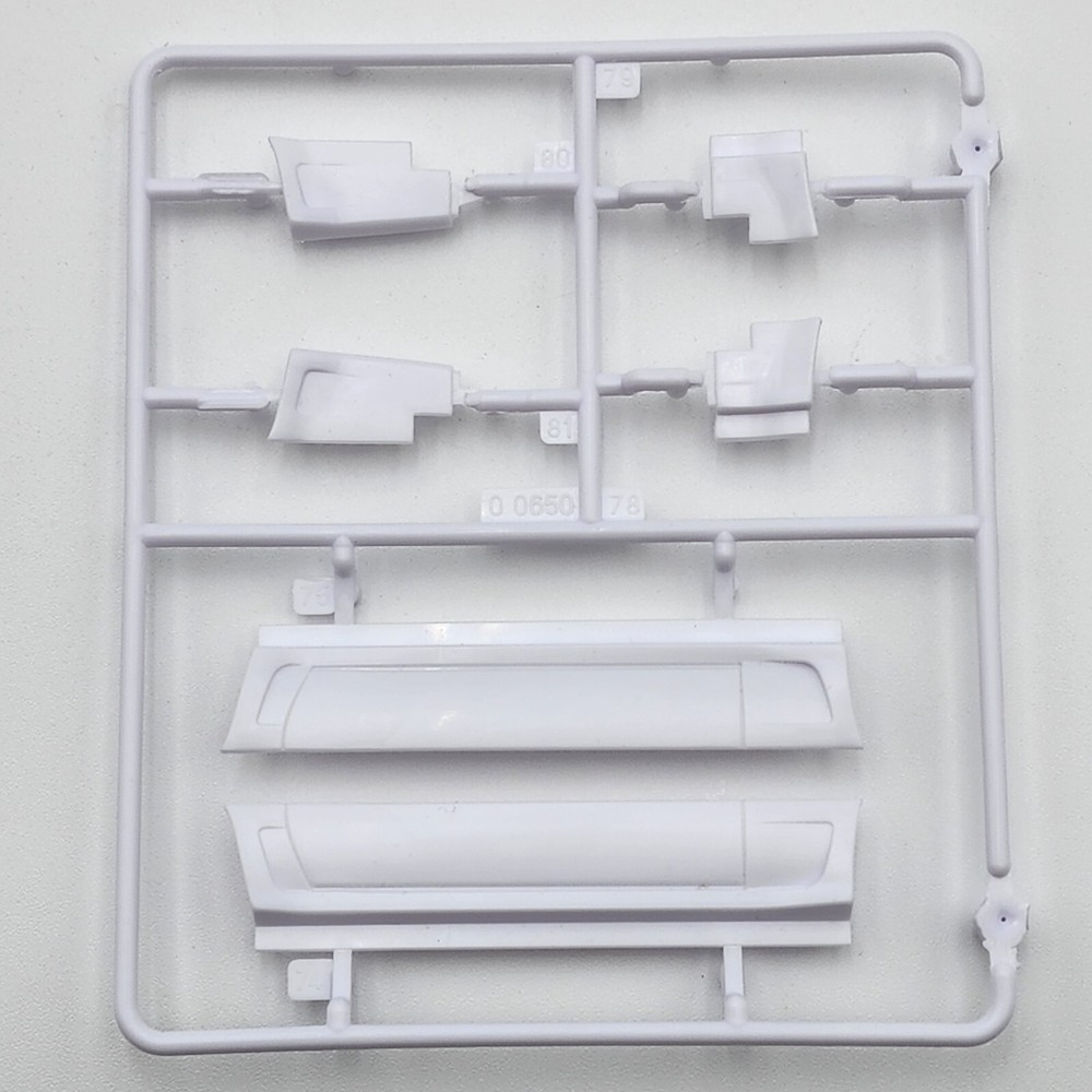 Revell 1/25 85 Oldsmobile 442/FE3-X 85-4446 Parts Custom Body Kit Sides
