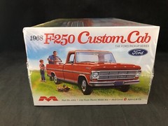 Moebius 1968 Ford F-250 Custom Cab Pickup 1:25 Scale Plastic Model Kit 2564