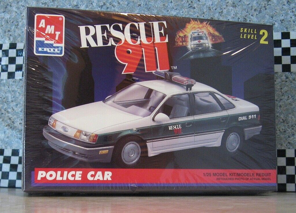 Ford Taurus Police Car Rescue 911 AMT/Ertl Kit 6417 Factory Sealed 1:25 scale