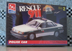 Ford Taurus Police Car Rescue 911 AMT/Ertl Kit 6417 Factory Sealed 1:25 scale