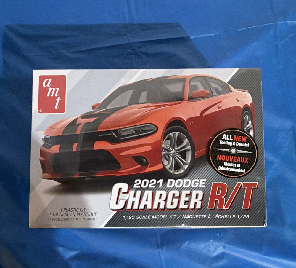 AMT 2021 Dodge Charger R/T Plastic Model Kit 1:25 Unassembled w/ Decals