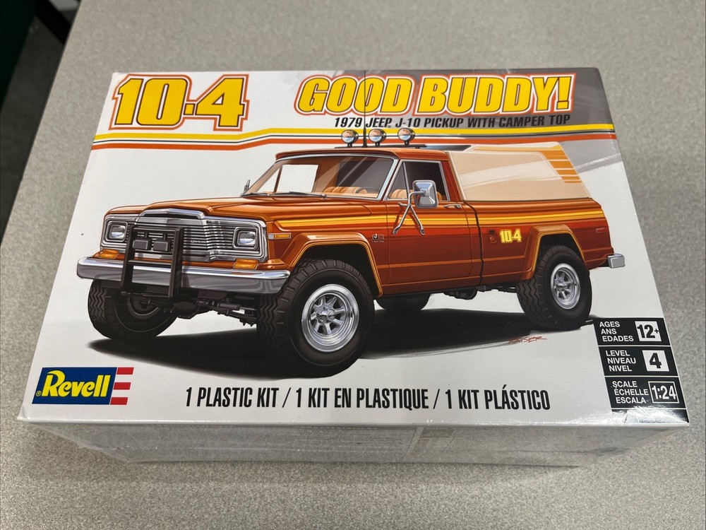 1/24 Revell #4568 ‘79 Jeep J-10 Pickup W/Camper Top “10-4 Good Buddy”