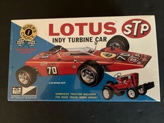 MPC 1/25 1968 Lotus Indy Turbine Car STP Plus Tractor 800-150 New Sealed Box