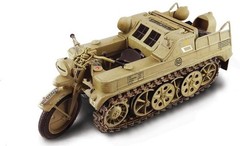 1/72 Sd.Kfz. 234/2 “Puma Schwerer Panzerspähwagen (5 cm) Roden 705 Model kit