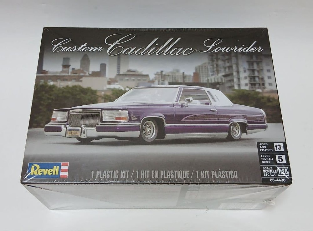 Revell 1/25 Custom Cadillac Lowrider 新品