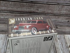 AMT 1939/40 Ford Car Plastic Model Kit Special Edition
