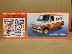 1977 FORD FANTASY VAN FANTA – AMT – 1/25 scale – 1471 – FACTORY SEALED KIT