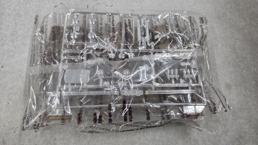 AMT FORD 1932 5-WINDOW COUPE model kit Build 1 of 2 ways No Box No Instructions