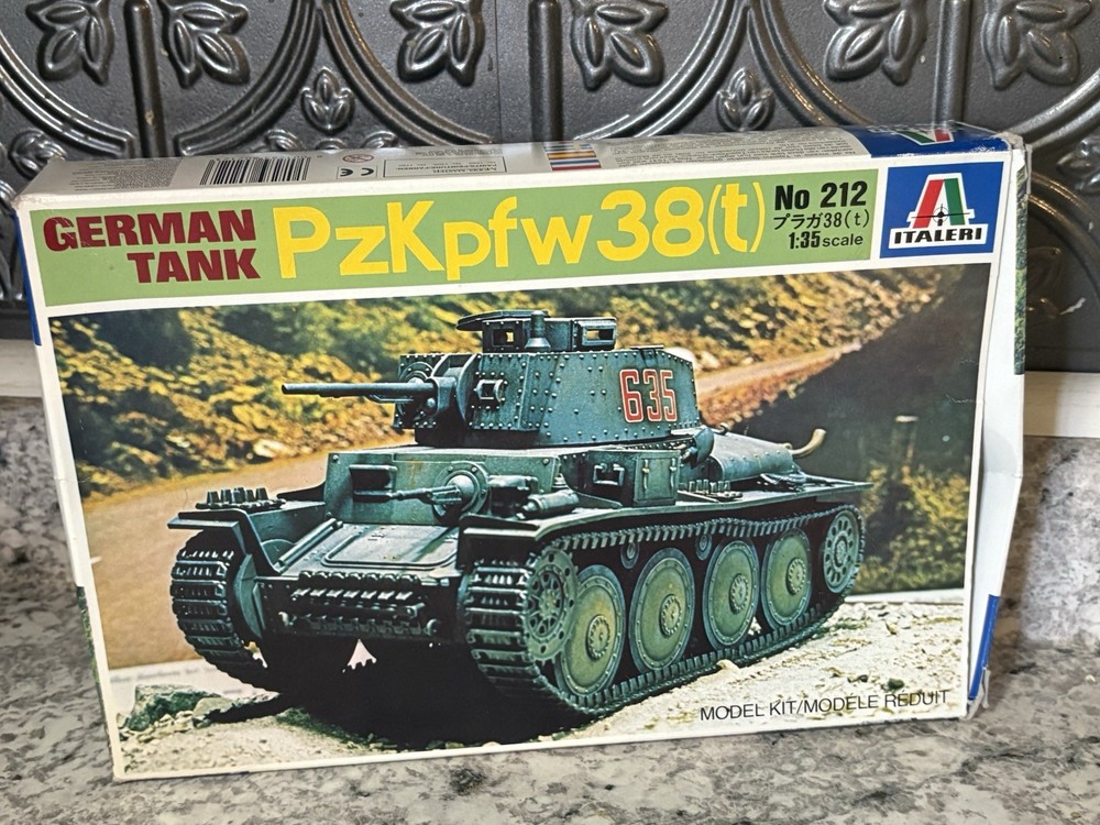 Vintage WW2 Model Kit German PanzerKampfwagen (PzKpfw) No. 212 Missing Pieces