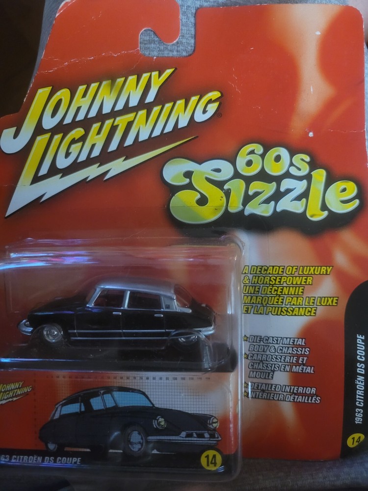 2005 Johnny Lightning 60S SIZZLE 1963 CITROEN DS COUPE #14 SEE PHOTOS