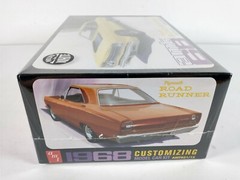 1968 Plymouth Road Runner AMT 1:25 Model Kit # 821/12 Sealed Box Molded in White