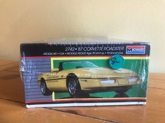 Monogram 1/24 Scale ’87 Corvette Roadster, F/S!