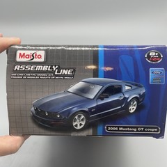 Maisto Assembly Line 2006 Ford Mustang GT Coupe 1:24 Die Cast Model Kit Lime Grn