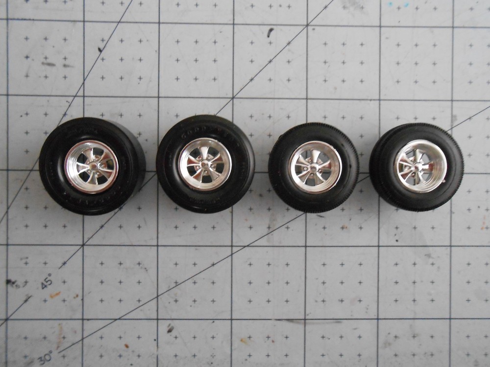 1/25 Cragar S/S GASSER / DRAG WHEELS / SLICKS and front runner TIRES