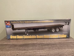 AMT 2003 1/25 Great Dane Extendable Heavy Duty Flatbed Trailer 38149 Model Kit