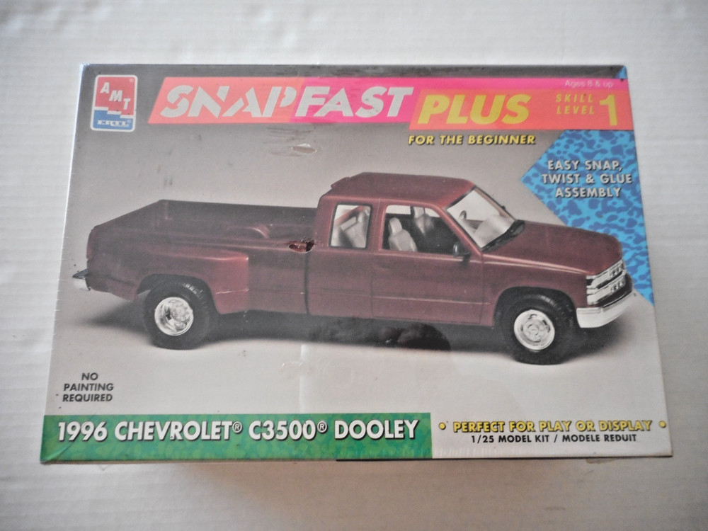 AMT Snap Fast Plus 1996 Chevrolet C3500 Dooley #8767 Model Kit 1/25 NOS