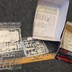 AMT 2021 Dodge Charger R/T 1/25 Plastic Model Car Kit New Red 144 Parts Skill 2