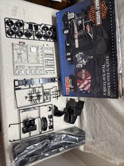 REVELL 1:32 SNAP TITE HARLEY DAVIDSON TRACTOR TRAILER MODEL KIT PARTS LOT