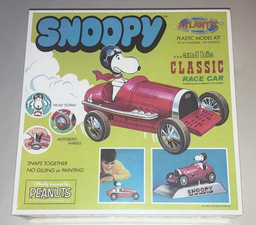 Snoopy and His Classic Race Car Snap Together model kit 6894