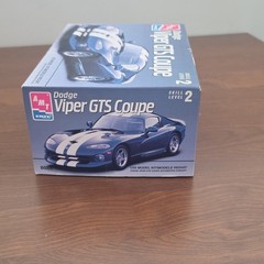 AMT Ertl 1:25 Dodge Viper GTS Coupe Plastic Model Kit started but Unassembled