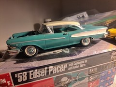 AMT/ERTL ’58 Edsel Pacer Car Kit Pre-Built Ready to Go Turquoise/White Skill 3