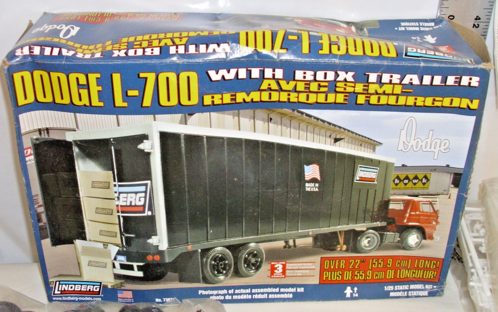 LINDBERG DODGE L-700 WITH BOX TRAILER SEMI TRUCK MODEL KIT 1:25 73071 NEW IN BOX