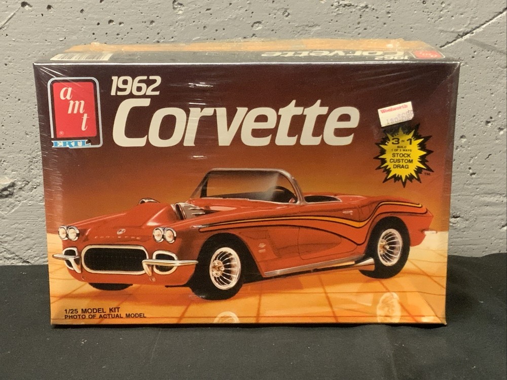 AMT ERTL 1962 Chevrolet Corvette 3n’1 Model Kit# 6521 NEW
