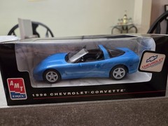 AMT ERTL 1998 Chevrolet Corvette Convertible Blue New In Box