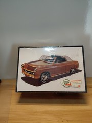 AMT 1950 Ford Convertible Showboat Kit # AMT929/12 Factory Sealed 1:25