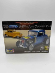 Revell 2011 ’32 Ford 5-Window Coupe 2’n1 1:25 Model Kit 85-4228 Sealed